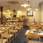 Hotel Du Plat D\'Etain 